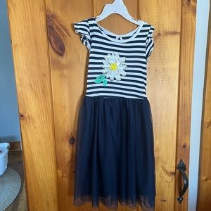 Little girl flower stripe &tulle summer dress.
